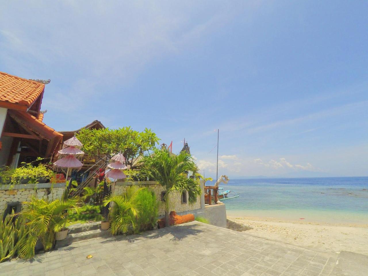 Coastal Inn Batununggul Exterior photo
